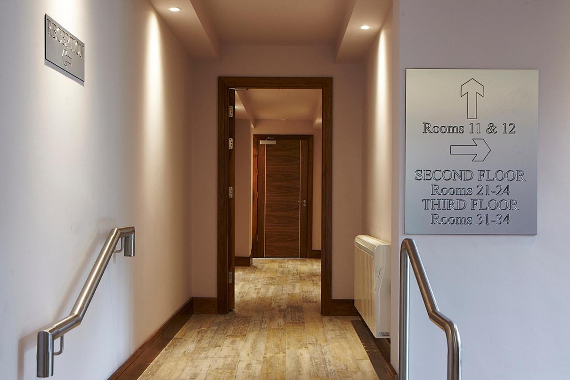 Clody Lodge Банклоді Екстер'єр фото